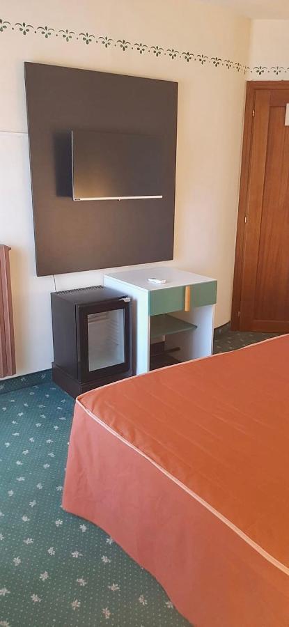 Hotel Atena Чиро-Марина Экстерьер фото
